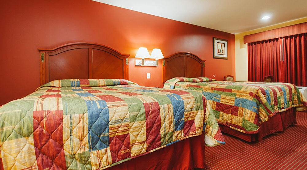 Scottish Inns Suites East Sam Houston Pkwy North شانيلفيو المظهر الخارجي الصورة